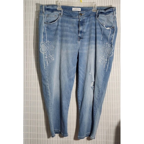 Lane bryant Crop Jeans Size 26 Distressed Mid-rise Girlfriend - Picture 1 of 14